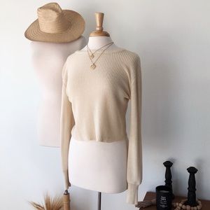 LIGHTWEIGHT CREAM KNIT TOP